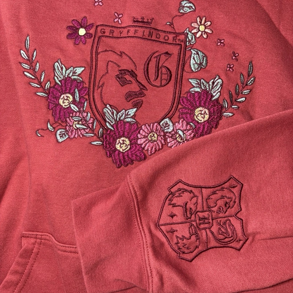 Boxlunch Harry Potter Gryffindor Embroidered Hoodie 2XFloral Wizarding World